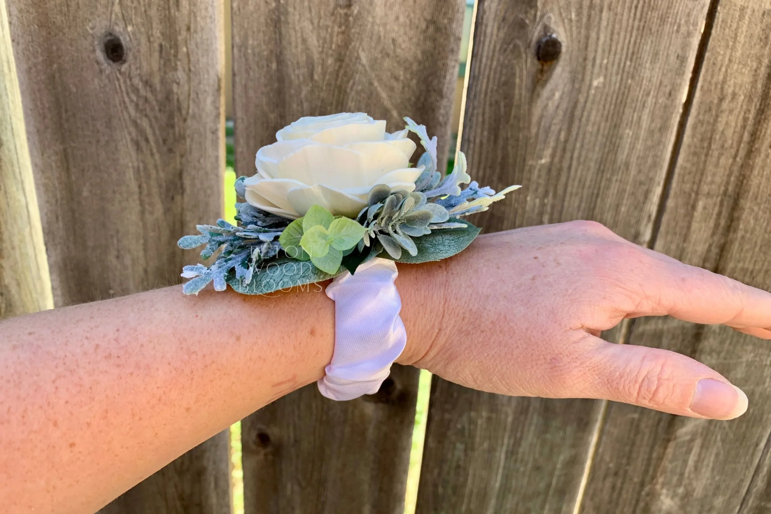 A Guide to Planning the Perfect Corsage